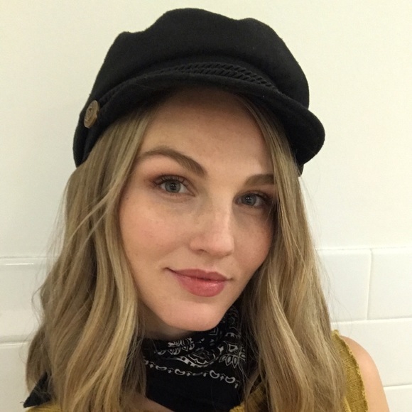 Meet your Posher, Robin - Picture 3 of 4